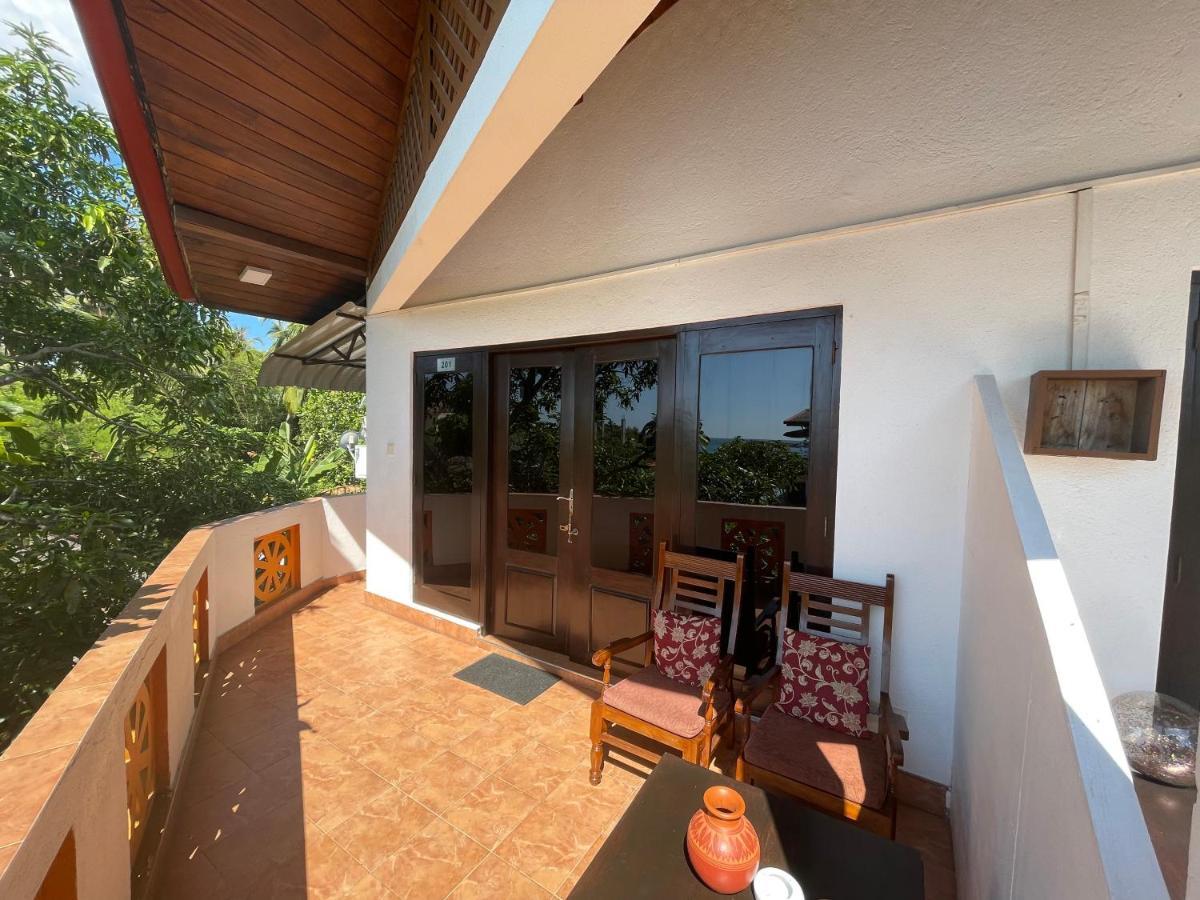 Una Beach Hotel & Olu Cafe Unawatuna Exterior photo