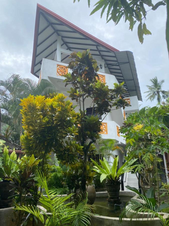 Una Beach Hotel & Olu Cafe Unawatuna Exterior photo