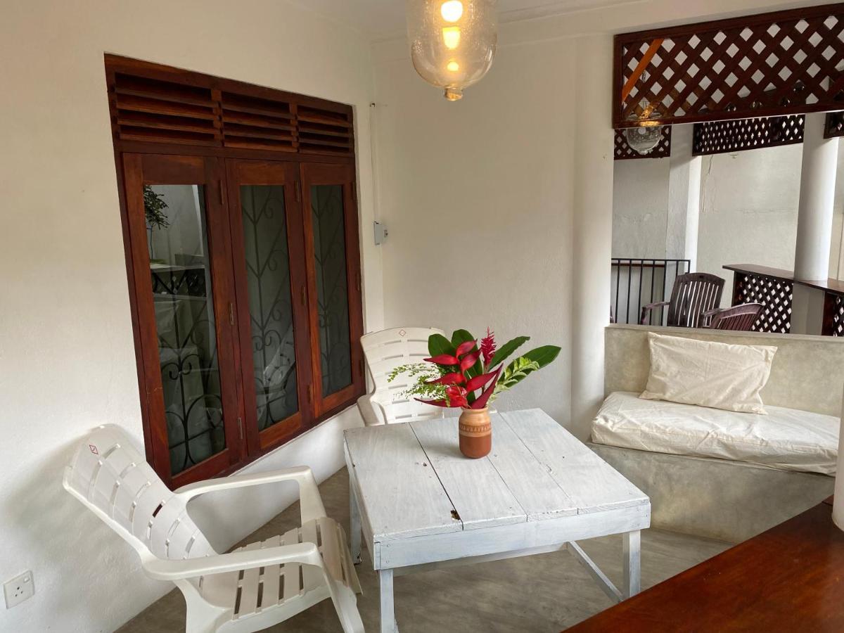 Una Beach Hotel & Olu Cafe Unawatuna Exterior photo