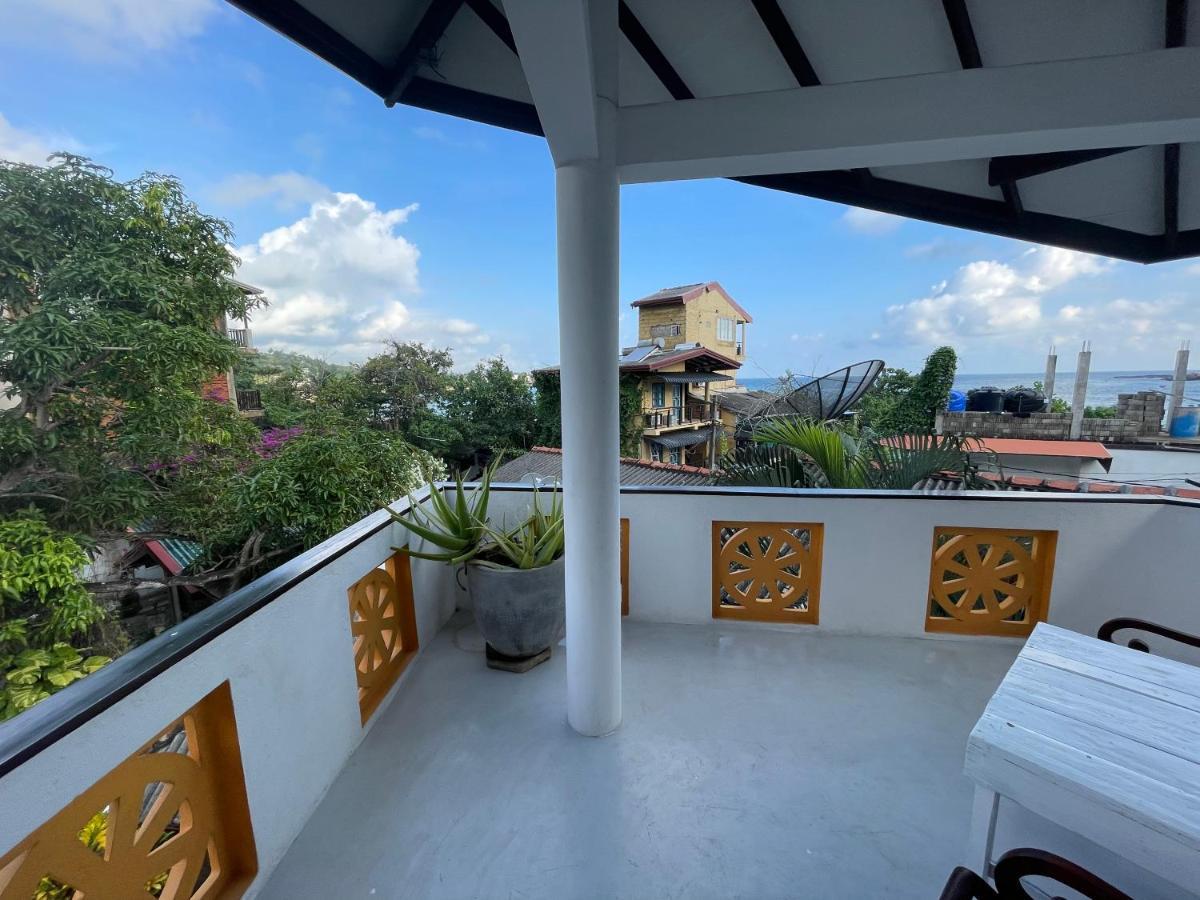 Una Beach Hotel & Olu Cafe Unawatuna Exterior photo