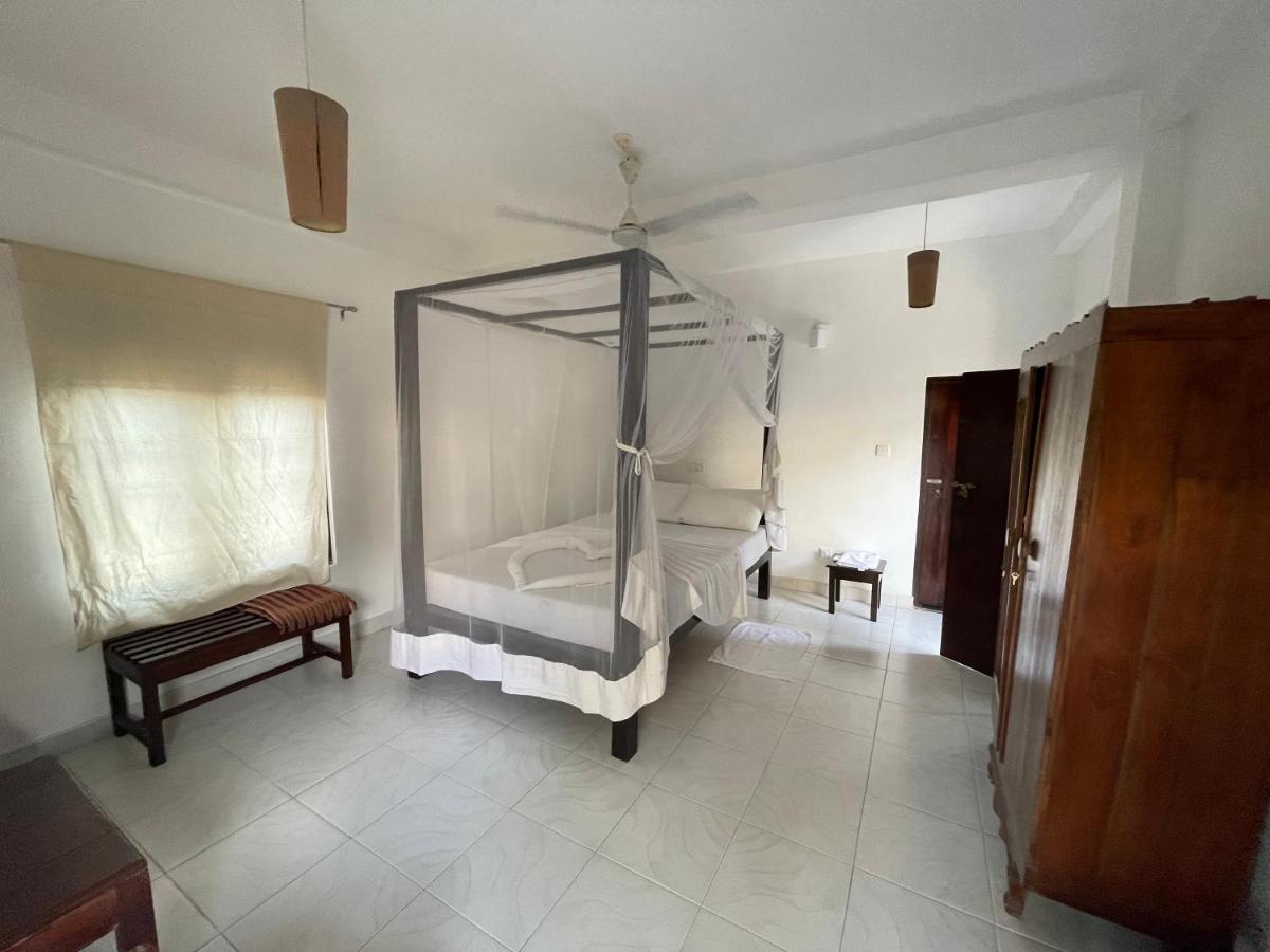 Una Beach Hotel & Olu Cafe Unawatuna Exterior photo