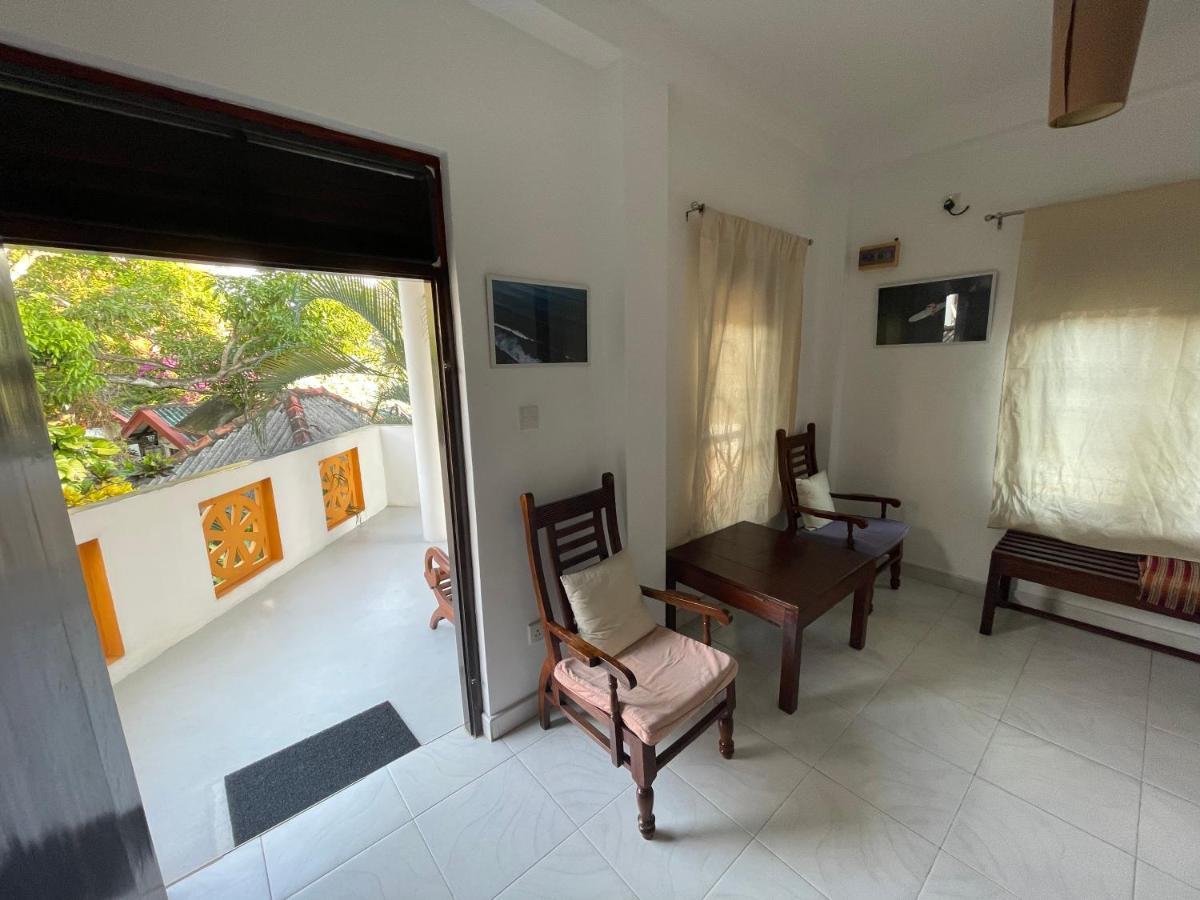 Una Beach Hotel & Olu Cafe Unawatuna Exterior photo