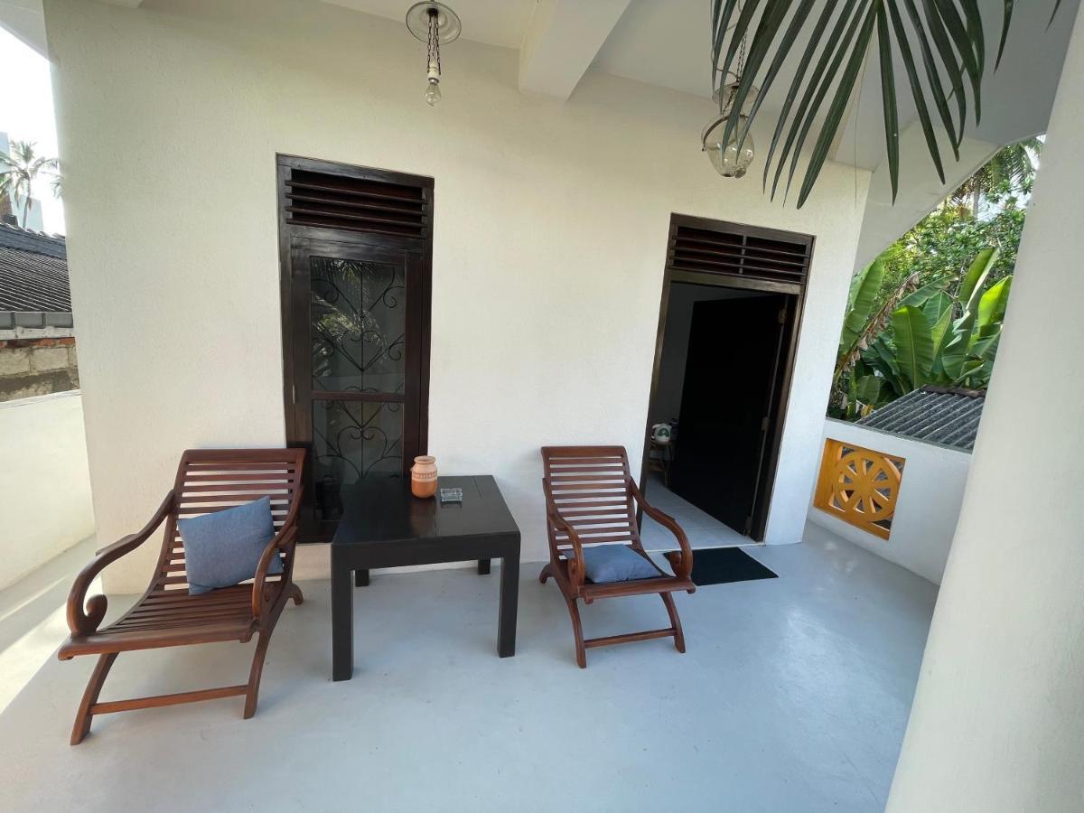 Una Beach Hotel & Olu Cafe Unawatuna Exterior photo